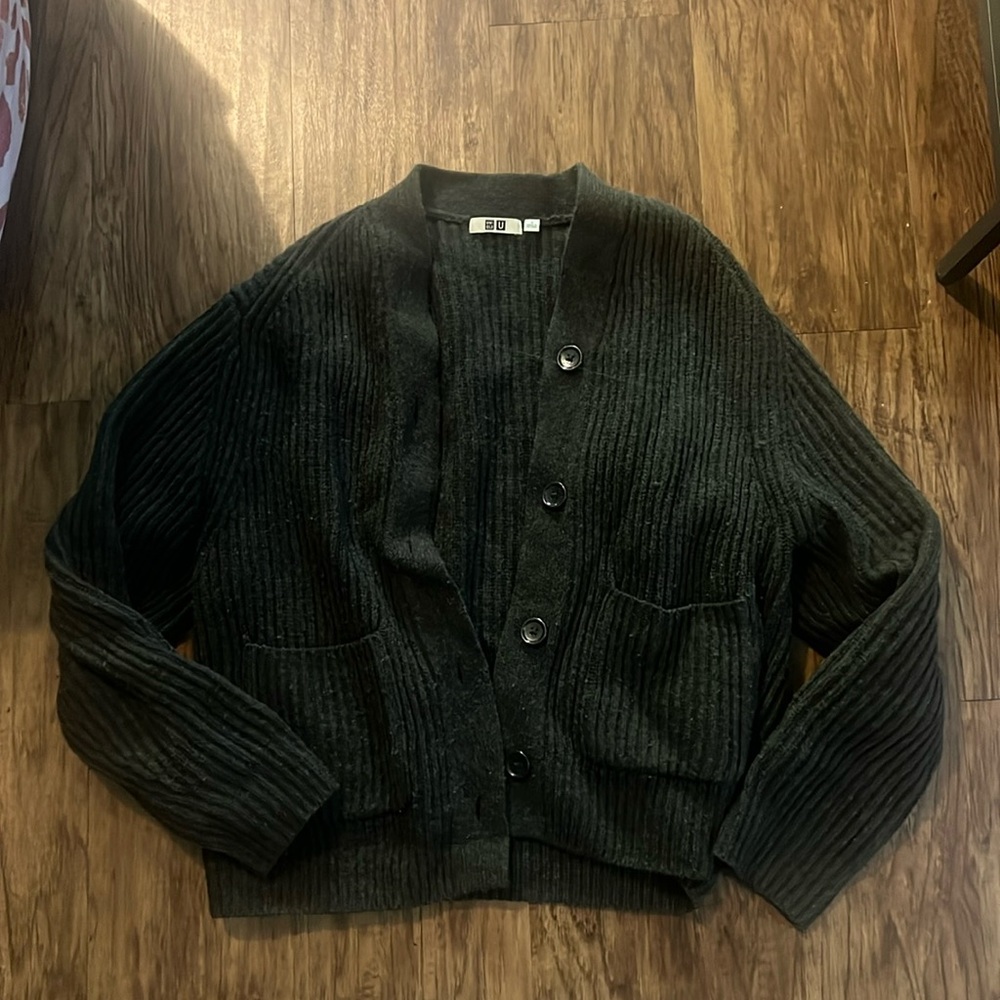 chunky uniqlo wool cardigan